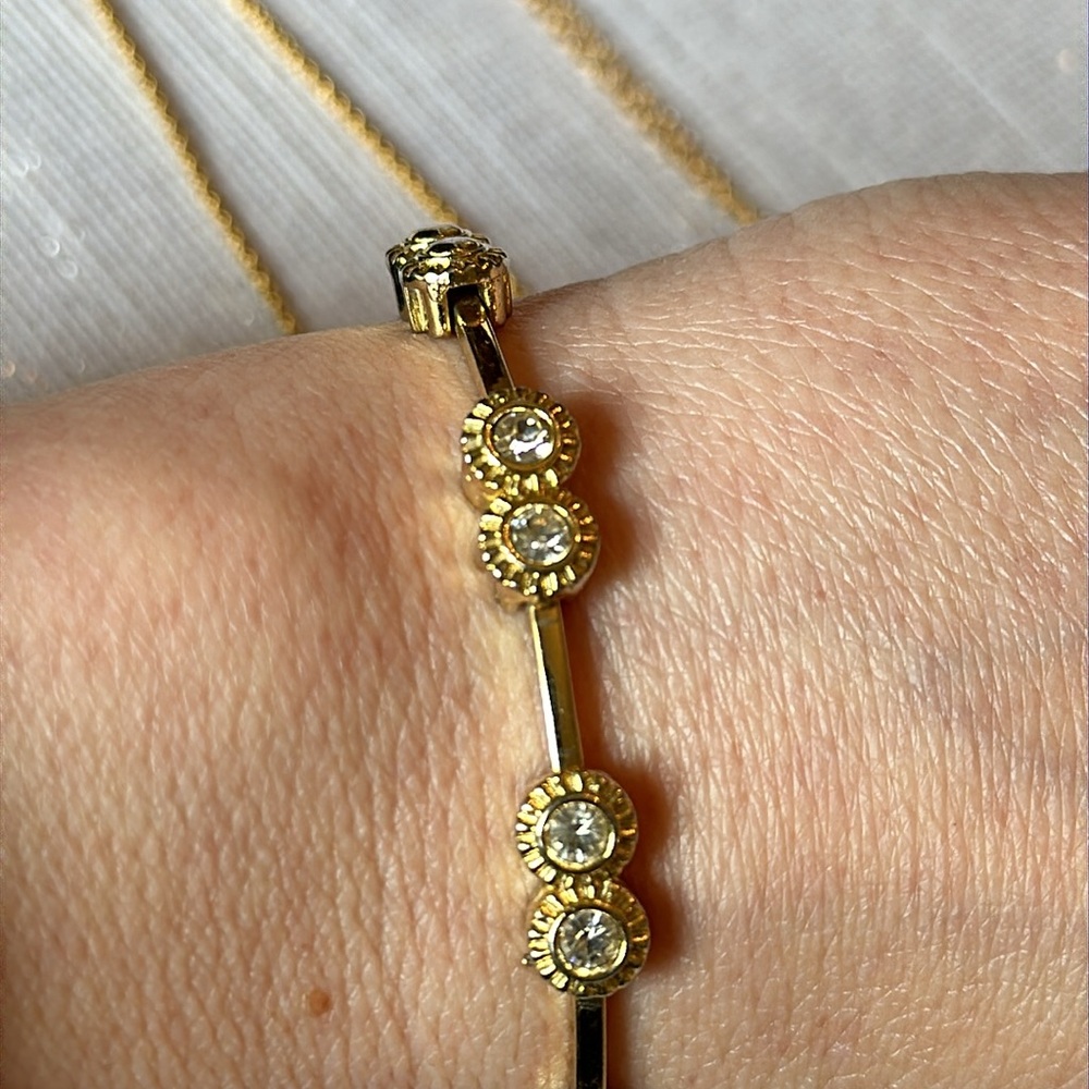 Bee, faux, pearl and rhinestone. Fashion lot of jewelry - Picture 2 of 7
